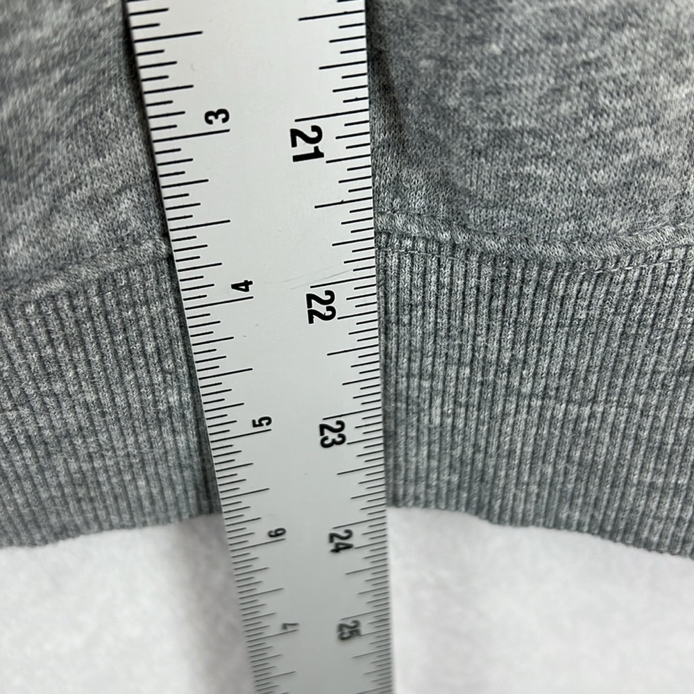 Tommy Hilfiger Women’s Crewneck Sweatshirt Size Small Gray Pullover Cotton/Poly - Picture 11 of 11